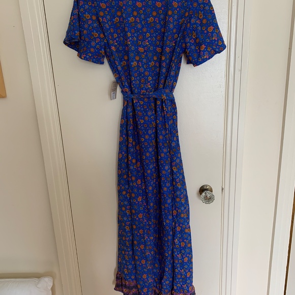 Balinese Wrap Dress with blue floral pattern - Picture 2 of 5